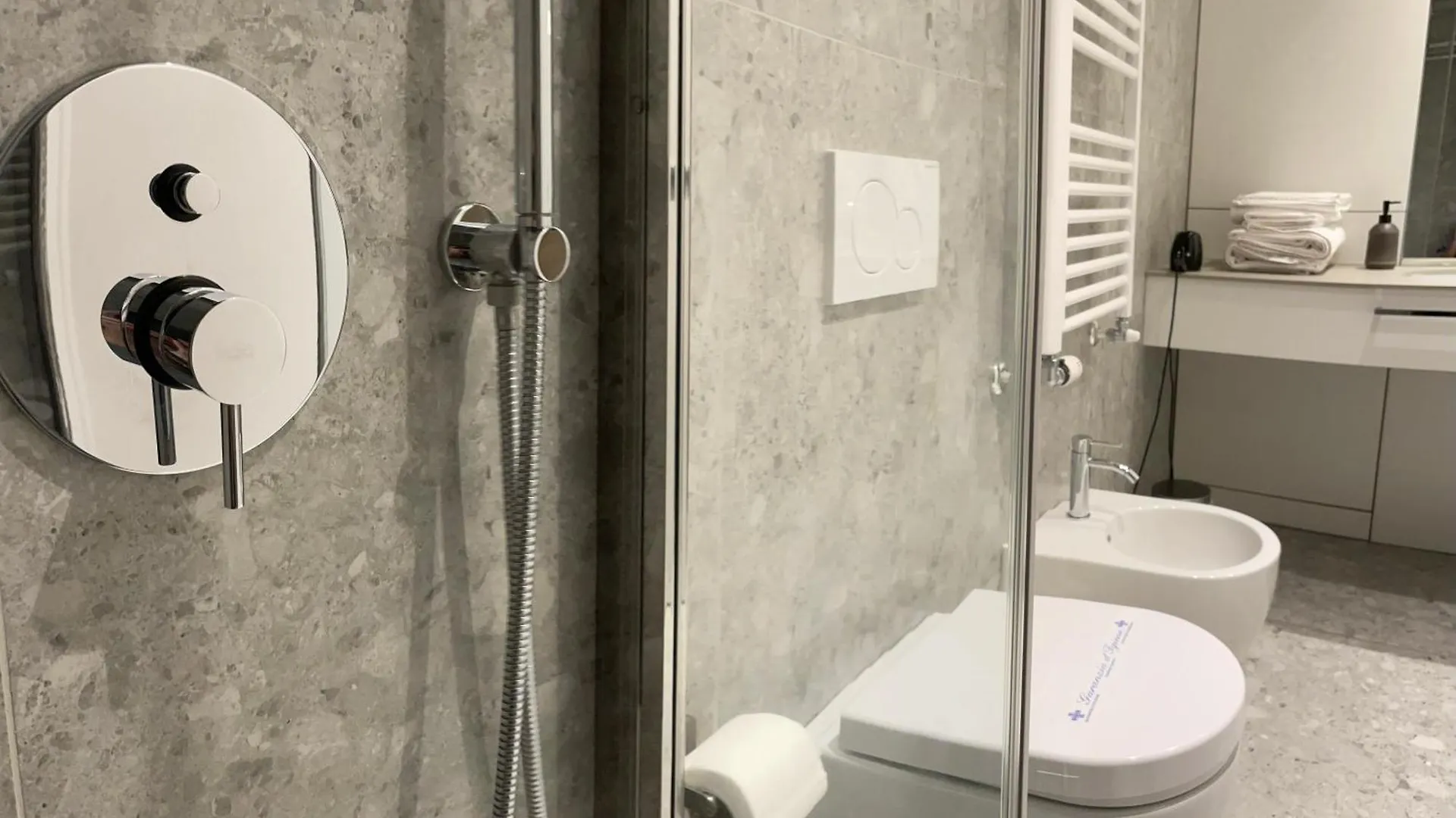Torino48 Guesthouse Milano 2*,  Italia